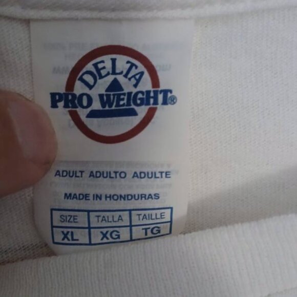 Phillies XL Short Sleeve Tee. NWOT - Picture 4 of 5